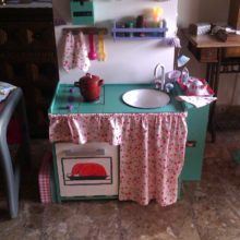De estantería a cocinita de juguete