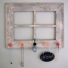 Idea decorar con ventana perchero