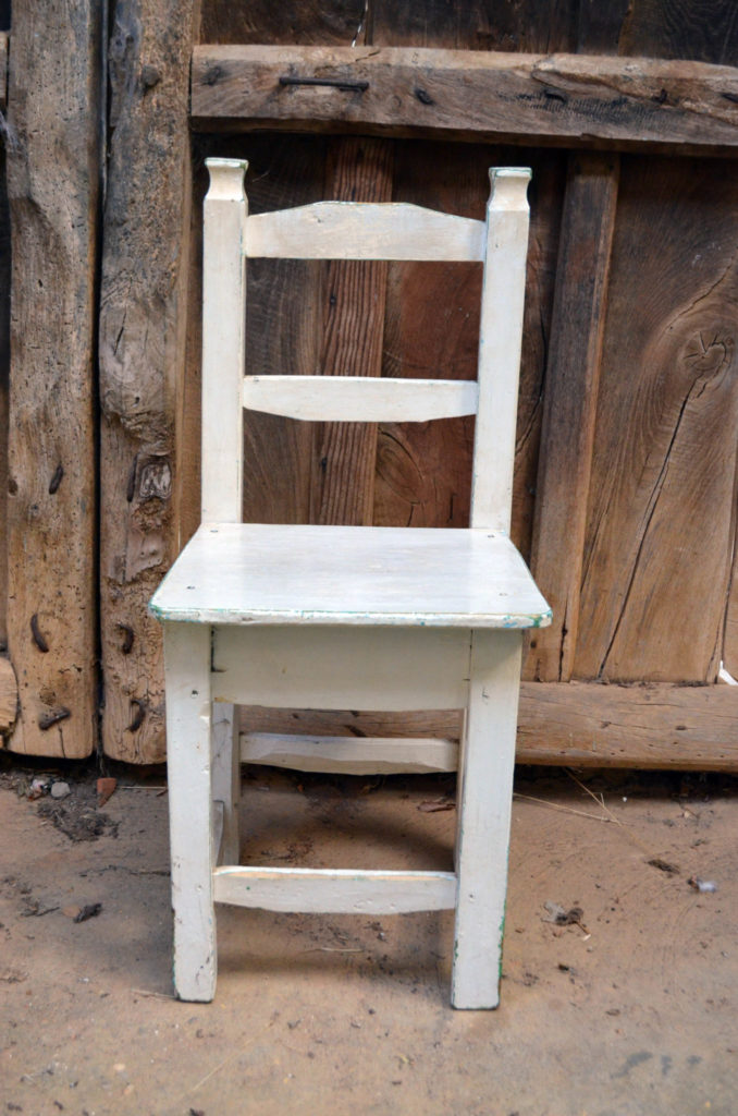 Banqueta para restaurar blanca