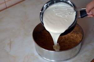 Tarta de queso fría philadelphia gelatina