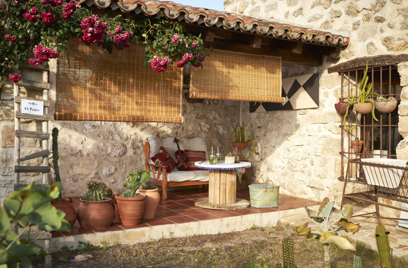 Porche asociado a la habitación slow pensada para parejas