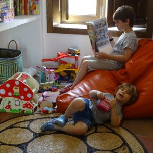 hijos felices en verano